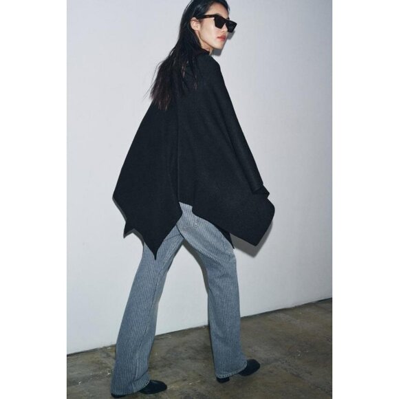 ZARA KNIT CAPE - Picture 1 of 7